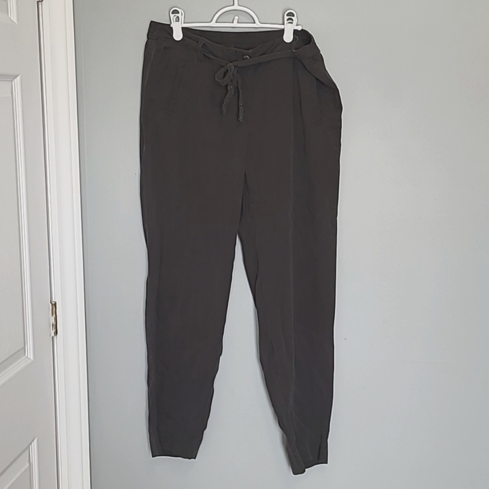 Women’s Relaxed Tie-Waist Pants